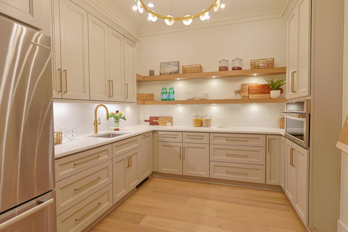 Luxury kitchen & bath cabinets